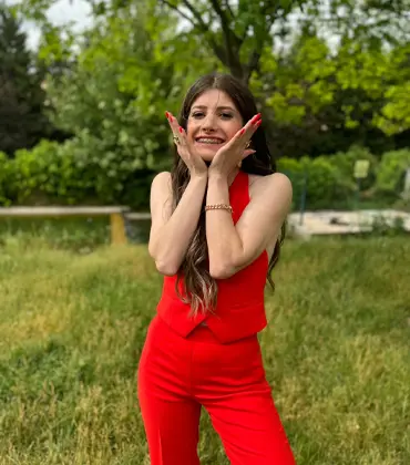 Derya Çalık Kimdir